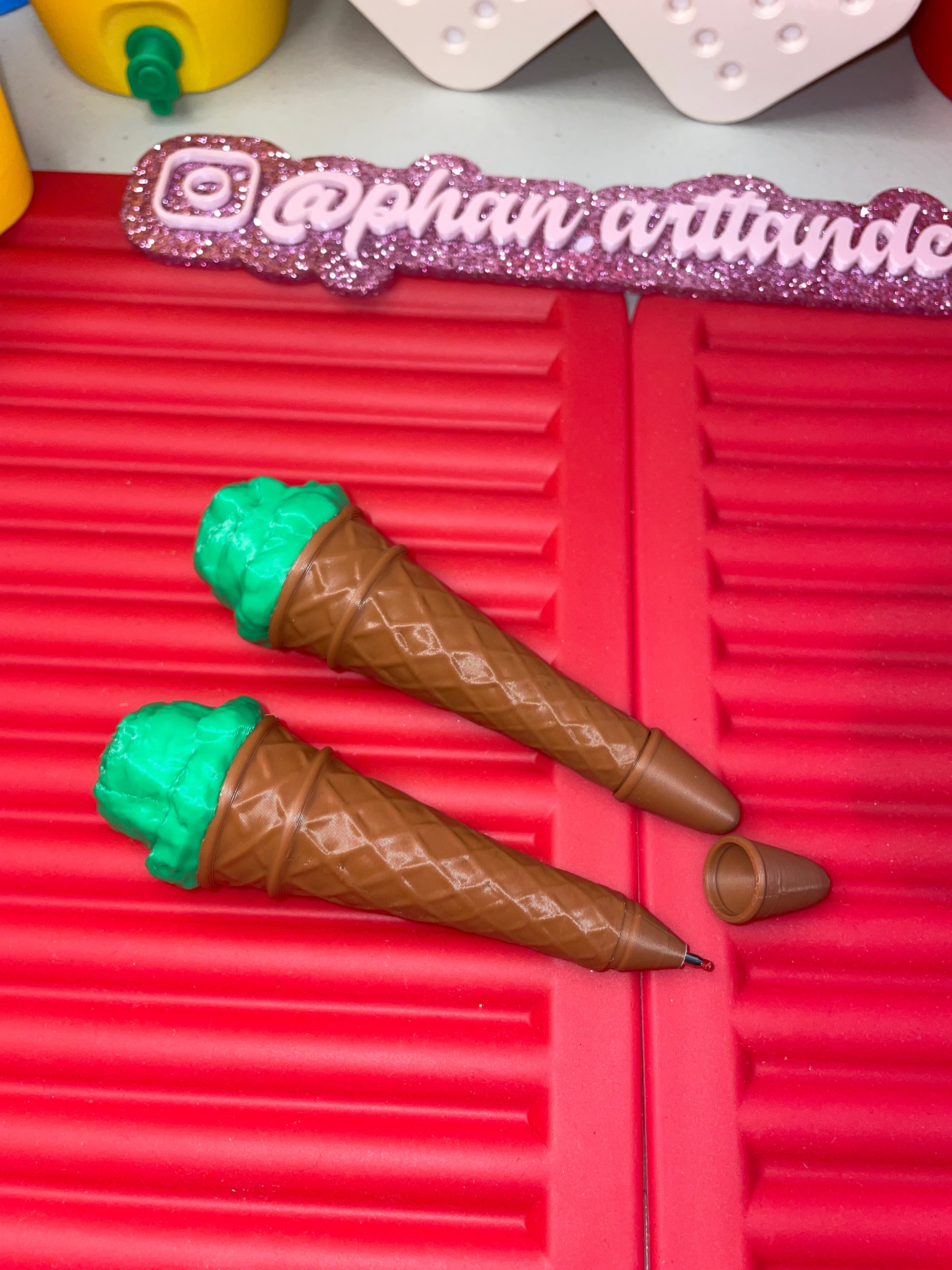 Ice cream pen with melted Ice cream stand