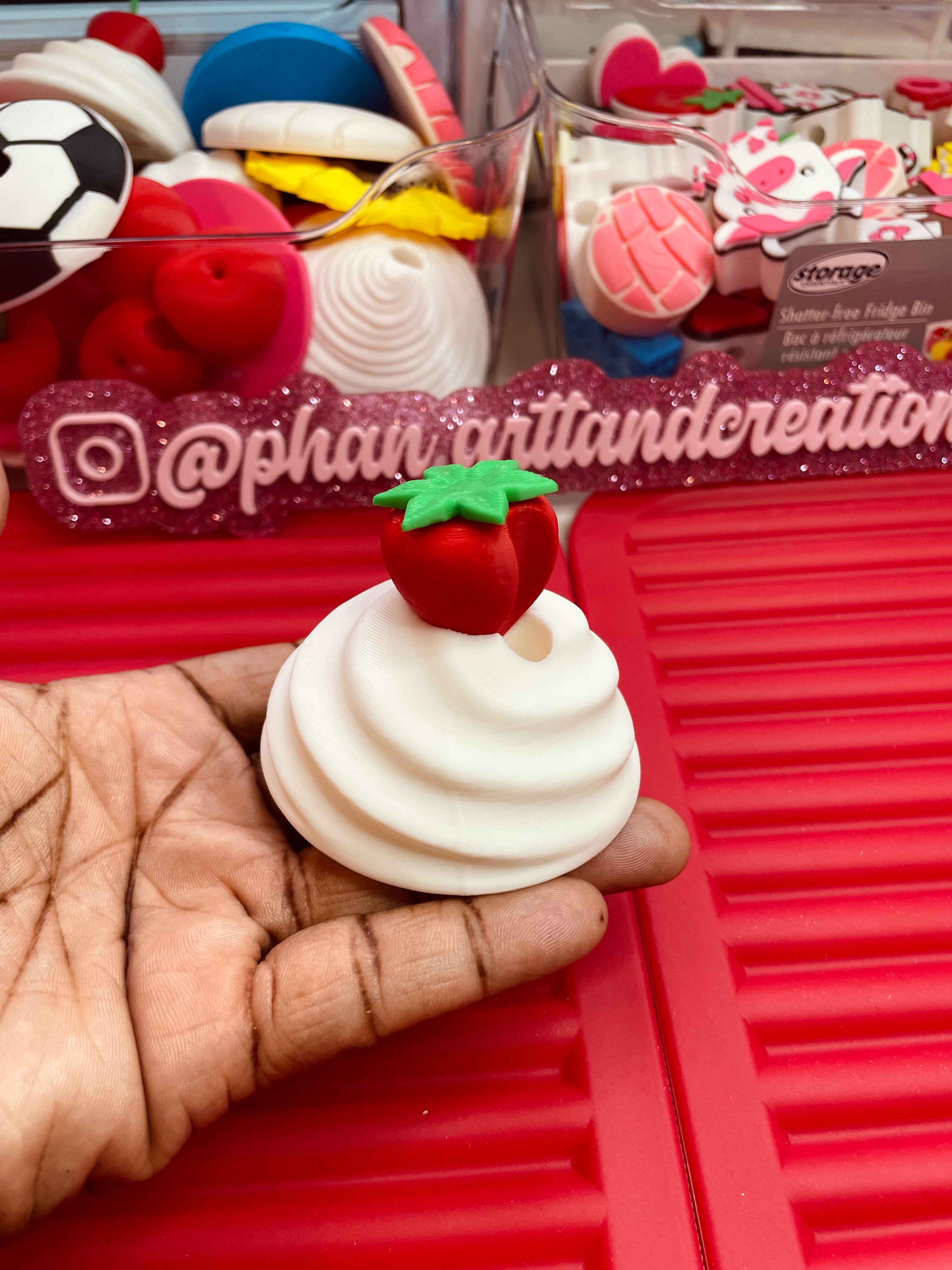 16oz strawberry whip lid topper