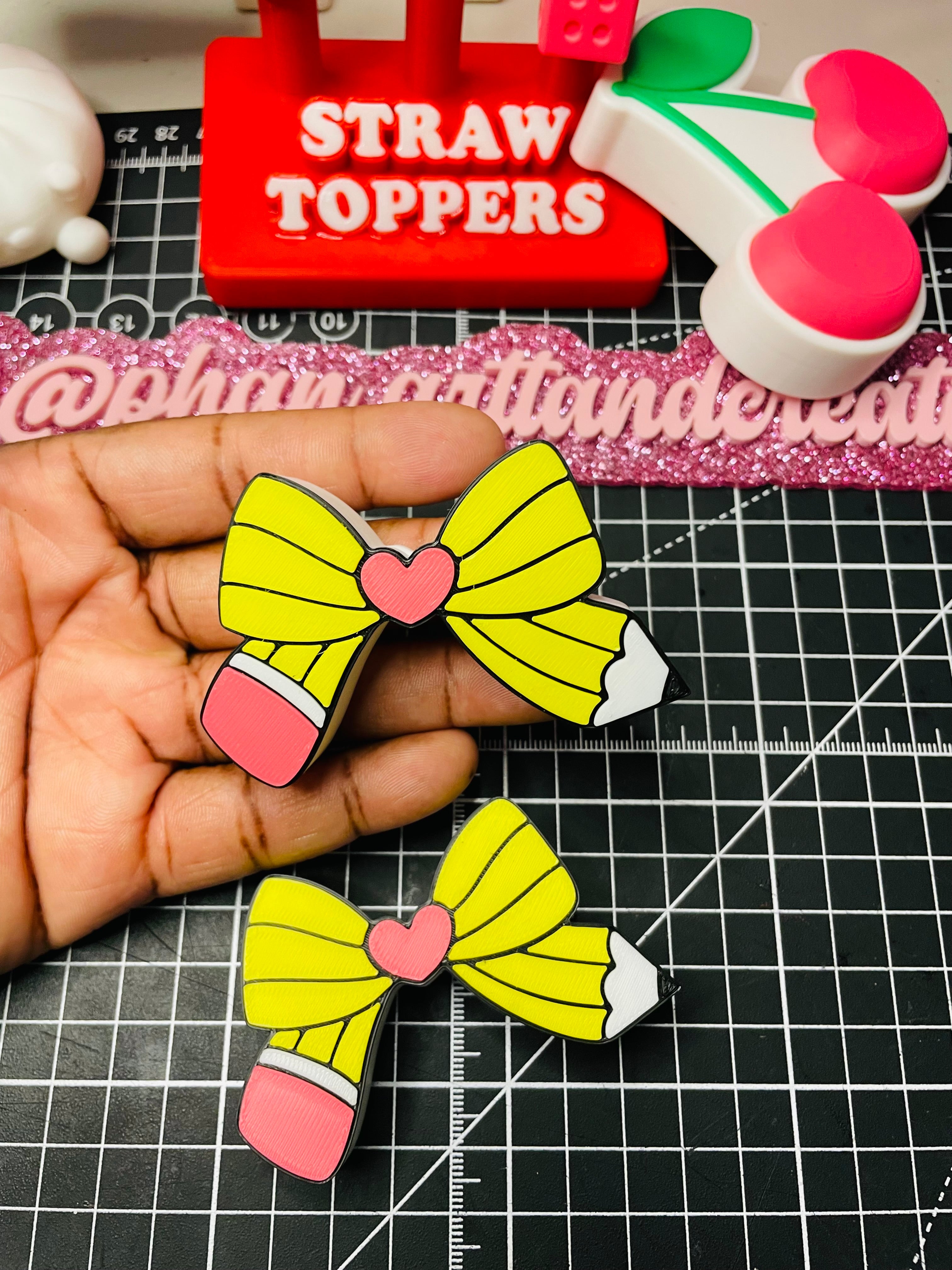 Bow pencil straw topper