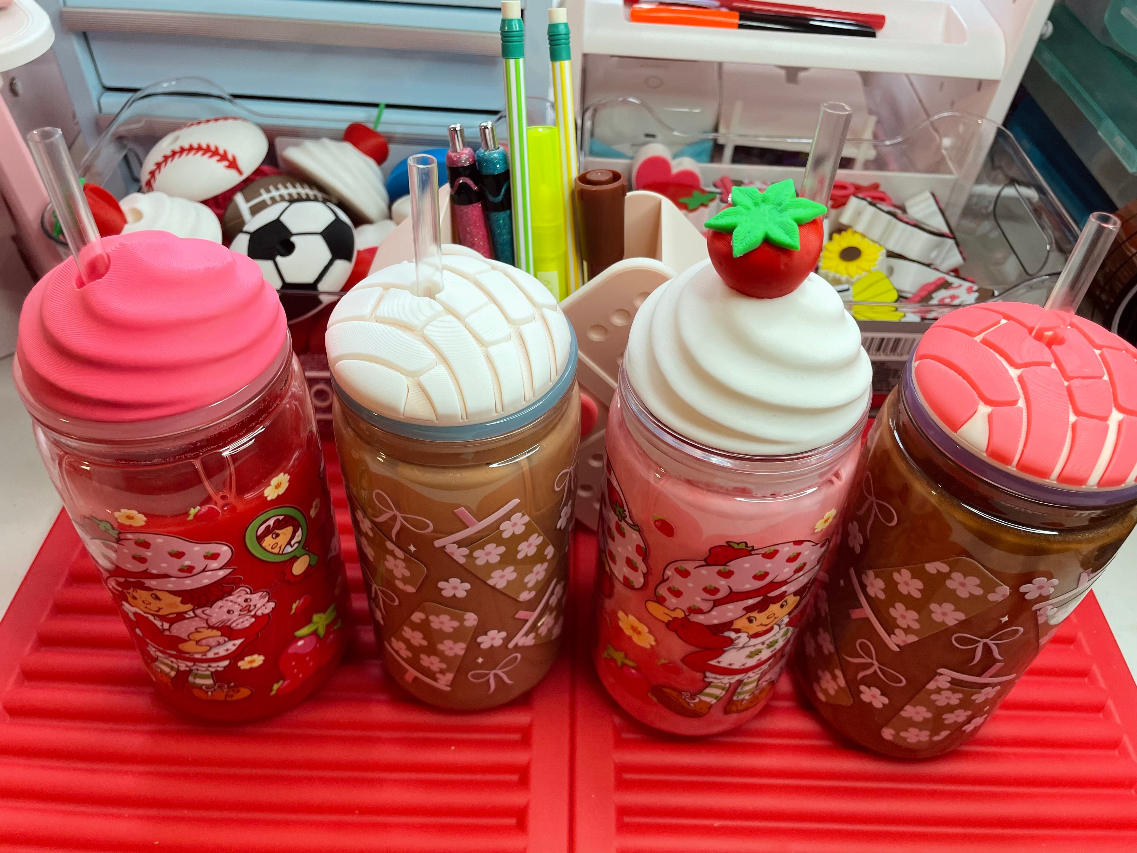16oz strawberry whip lid topper