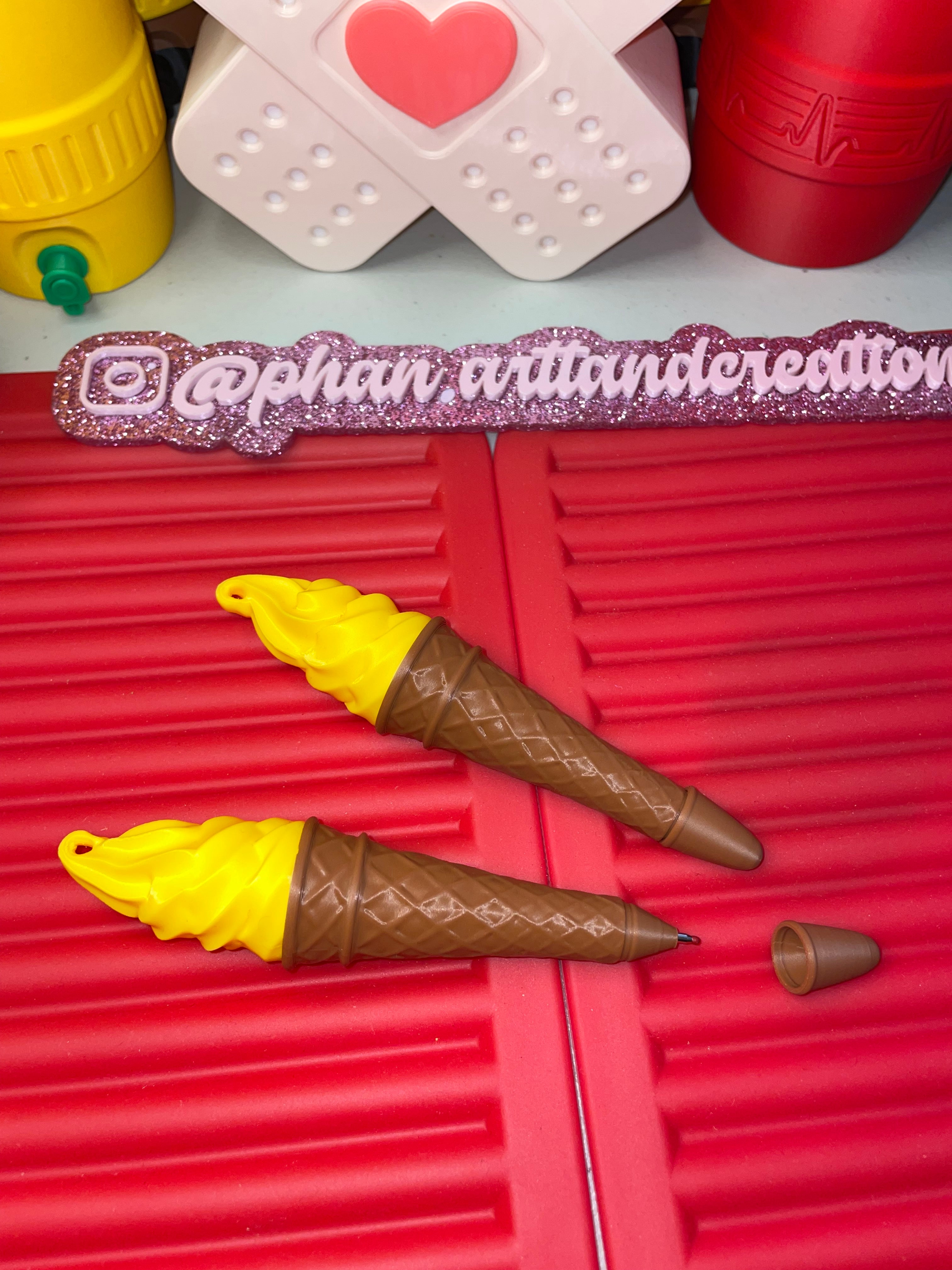 Ice cream pen with melted Ice cream stand
