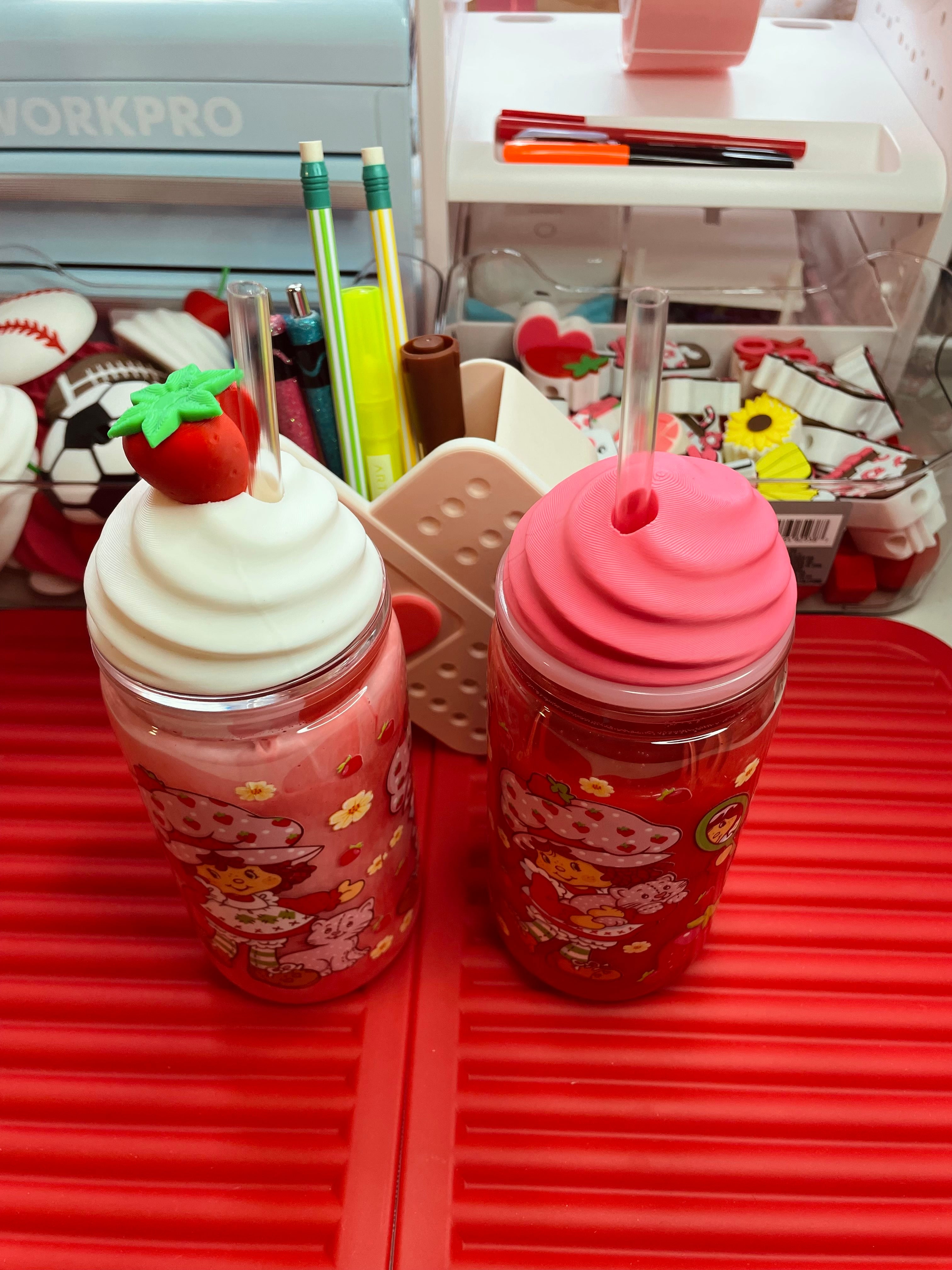16oz strawberry whip lid topper